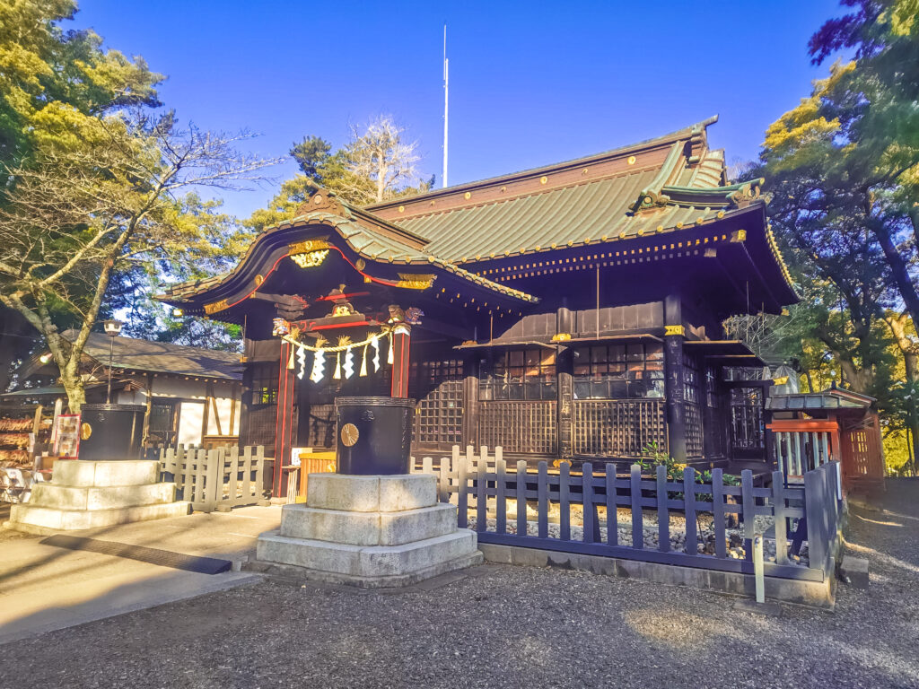 御来光の道（レイライン）上の起点・玉前神社の拝殿。