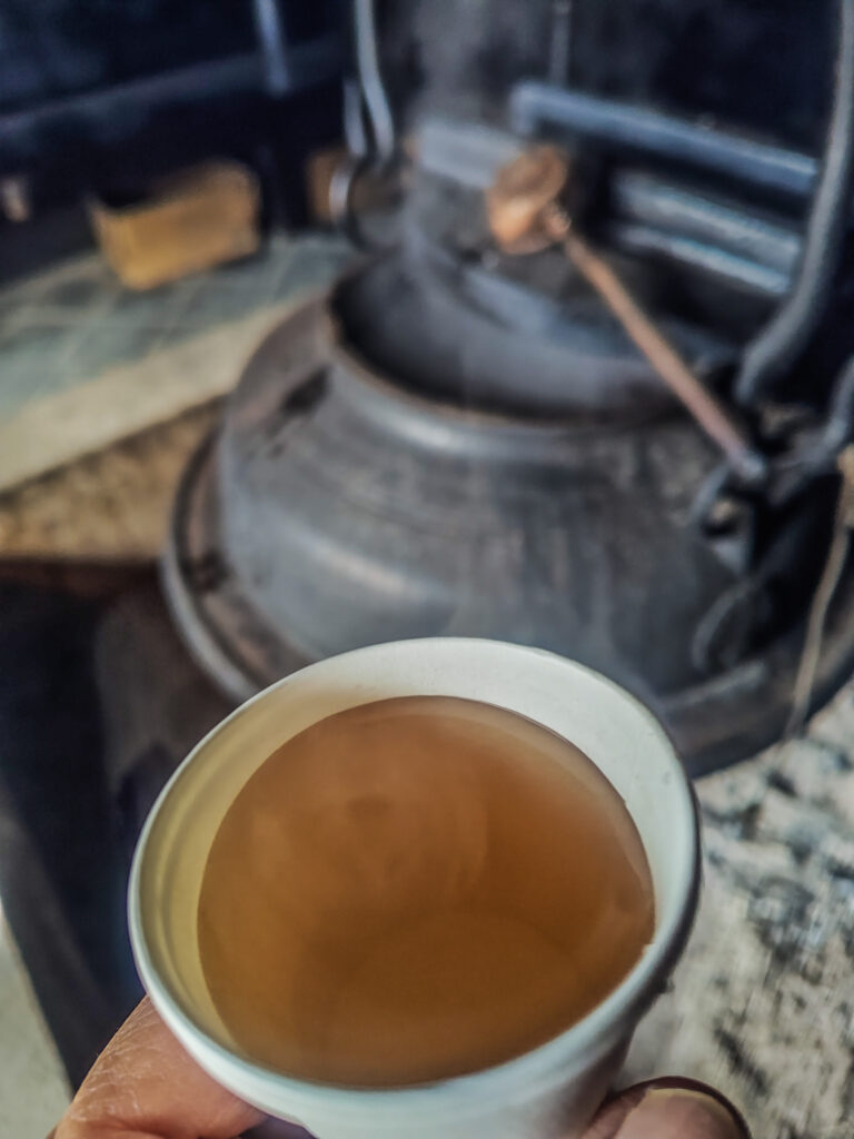消えずの火、霊水のお茶