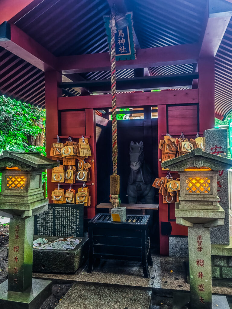 勝馬神社の拝殿