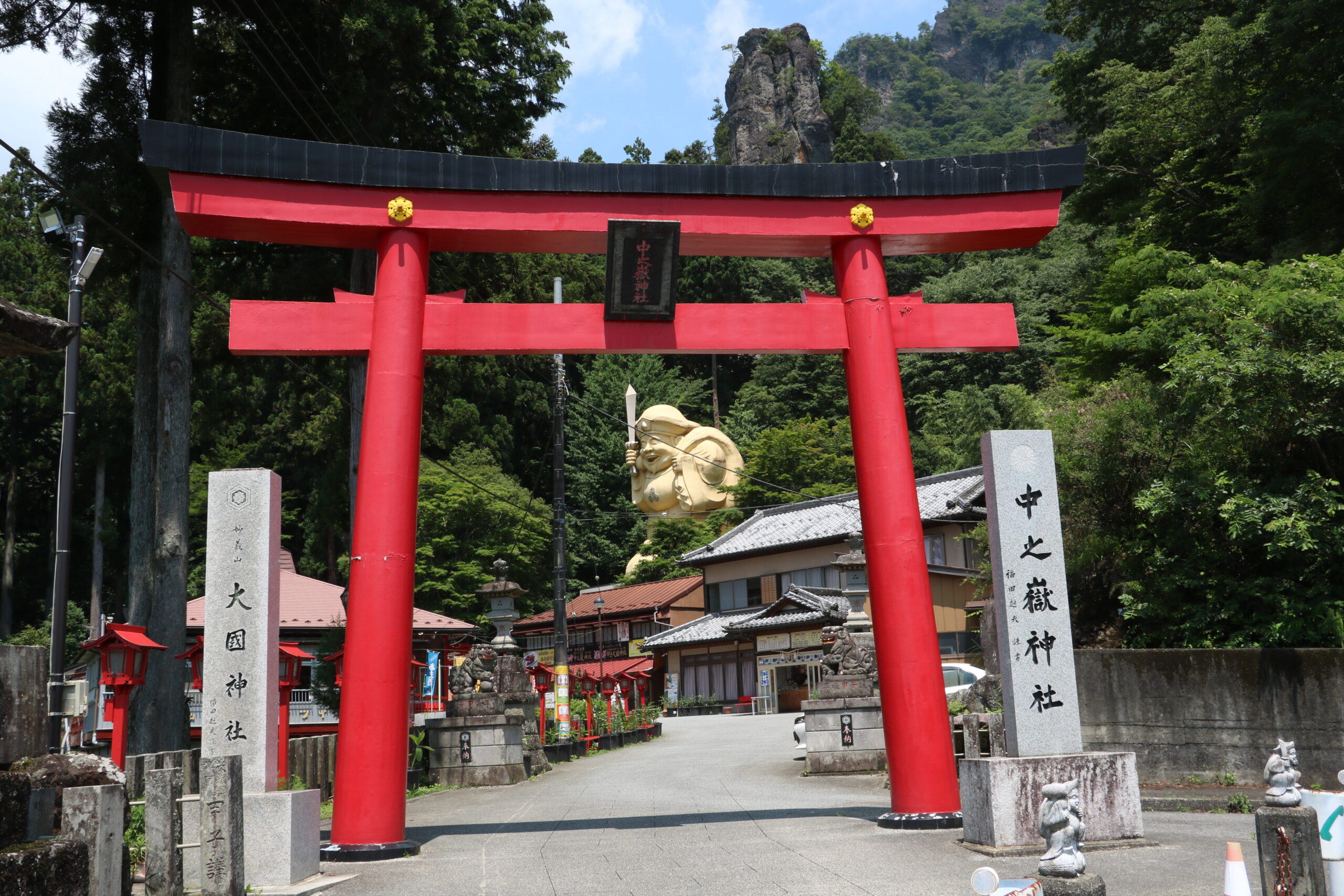 中之嶽神社の一の鳥居