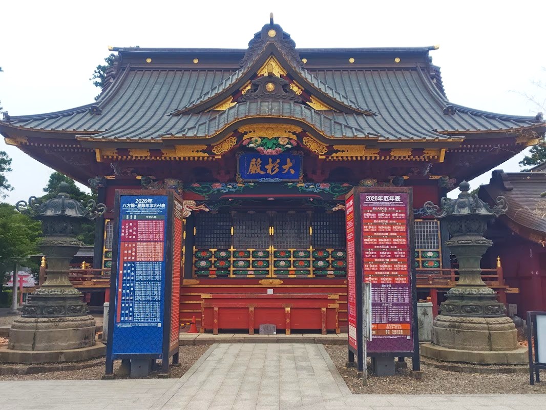 大杉神社の豪華な拝殿（茨城県稲敷市）