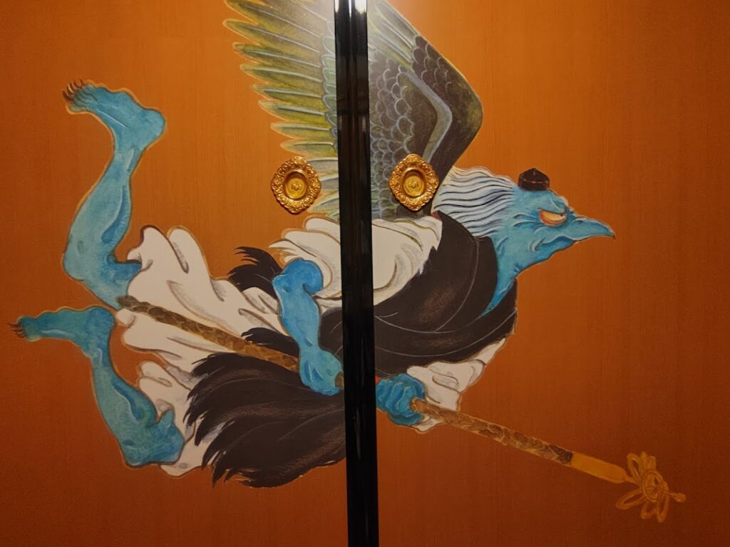 大杉神社のトイレ・眷属之間の壁画