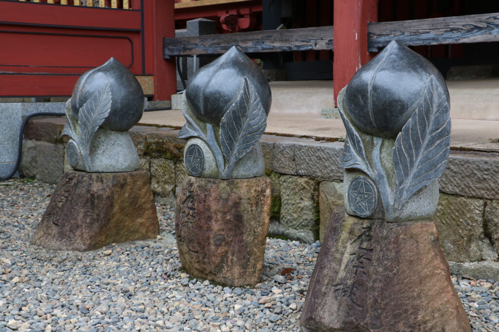 大杉神社の撫桃