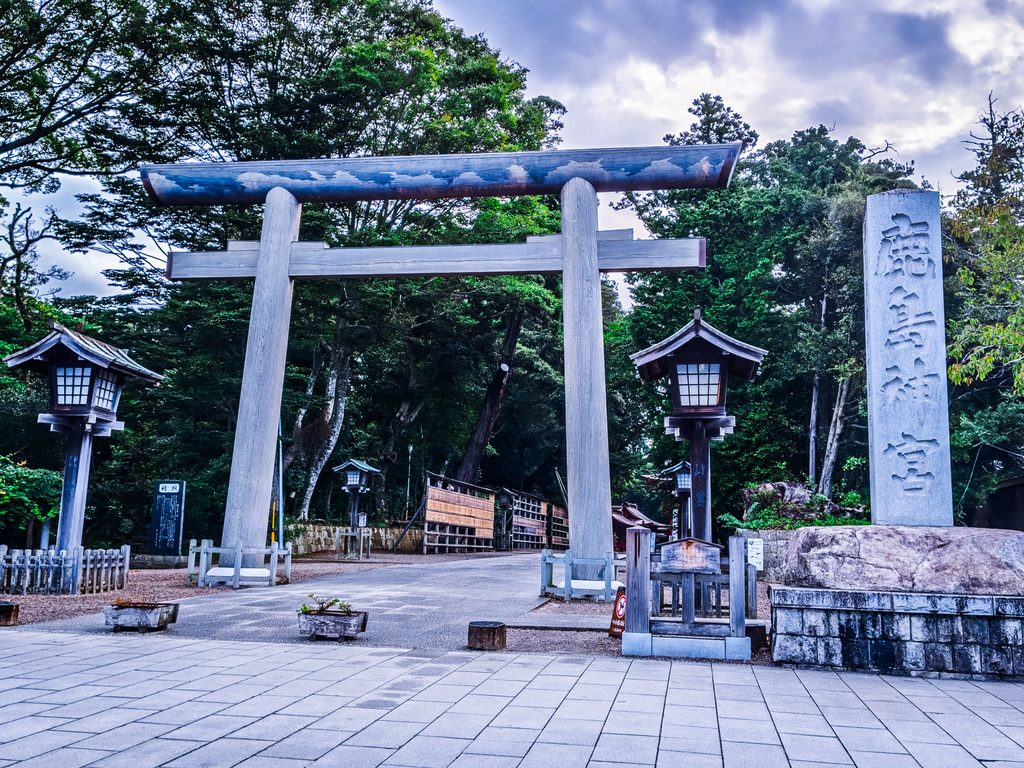 社号標と大鳥居
