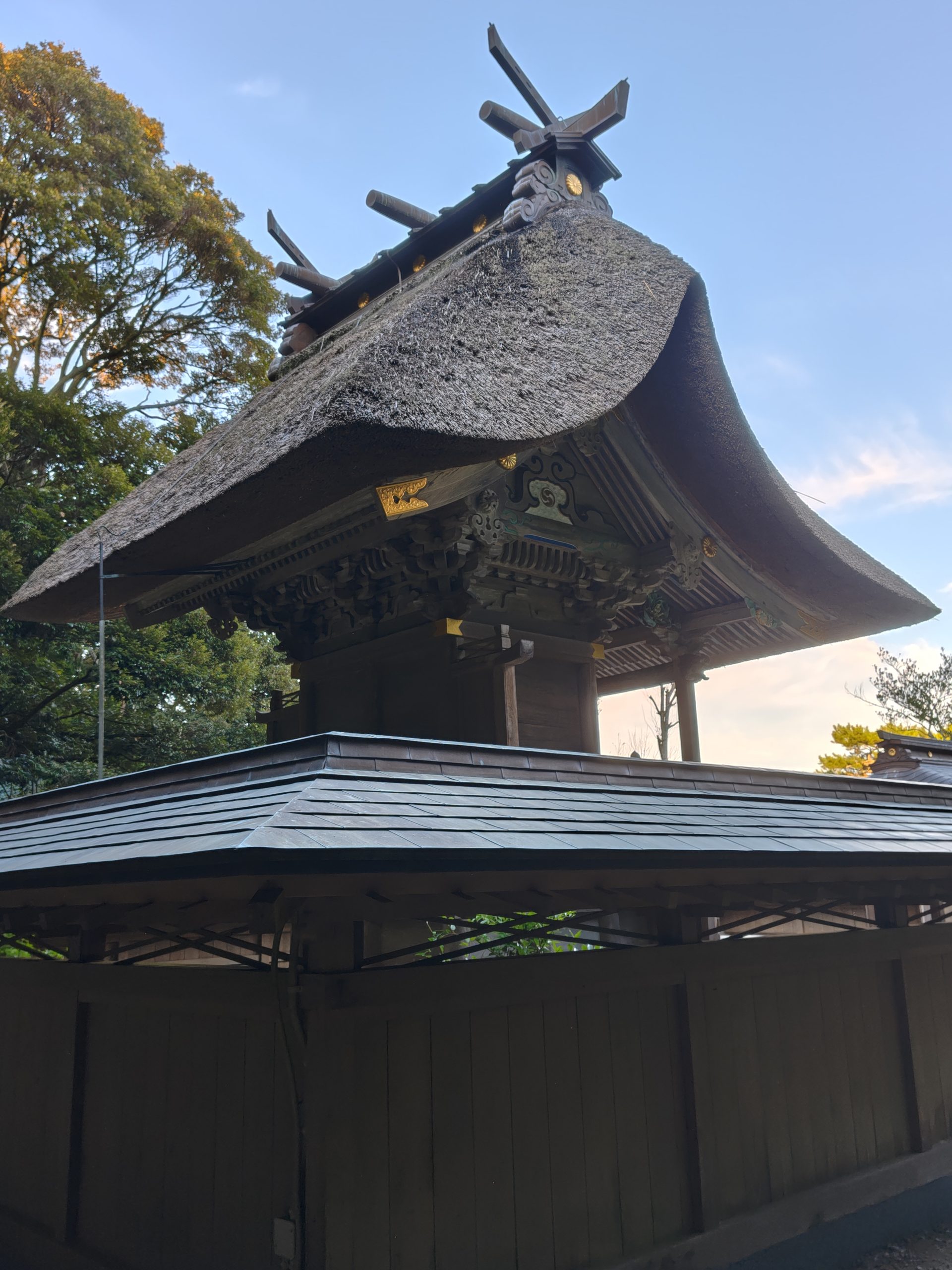 大洗磯前神社の茅葺屋根の本殿
