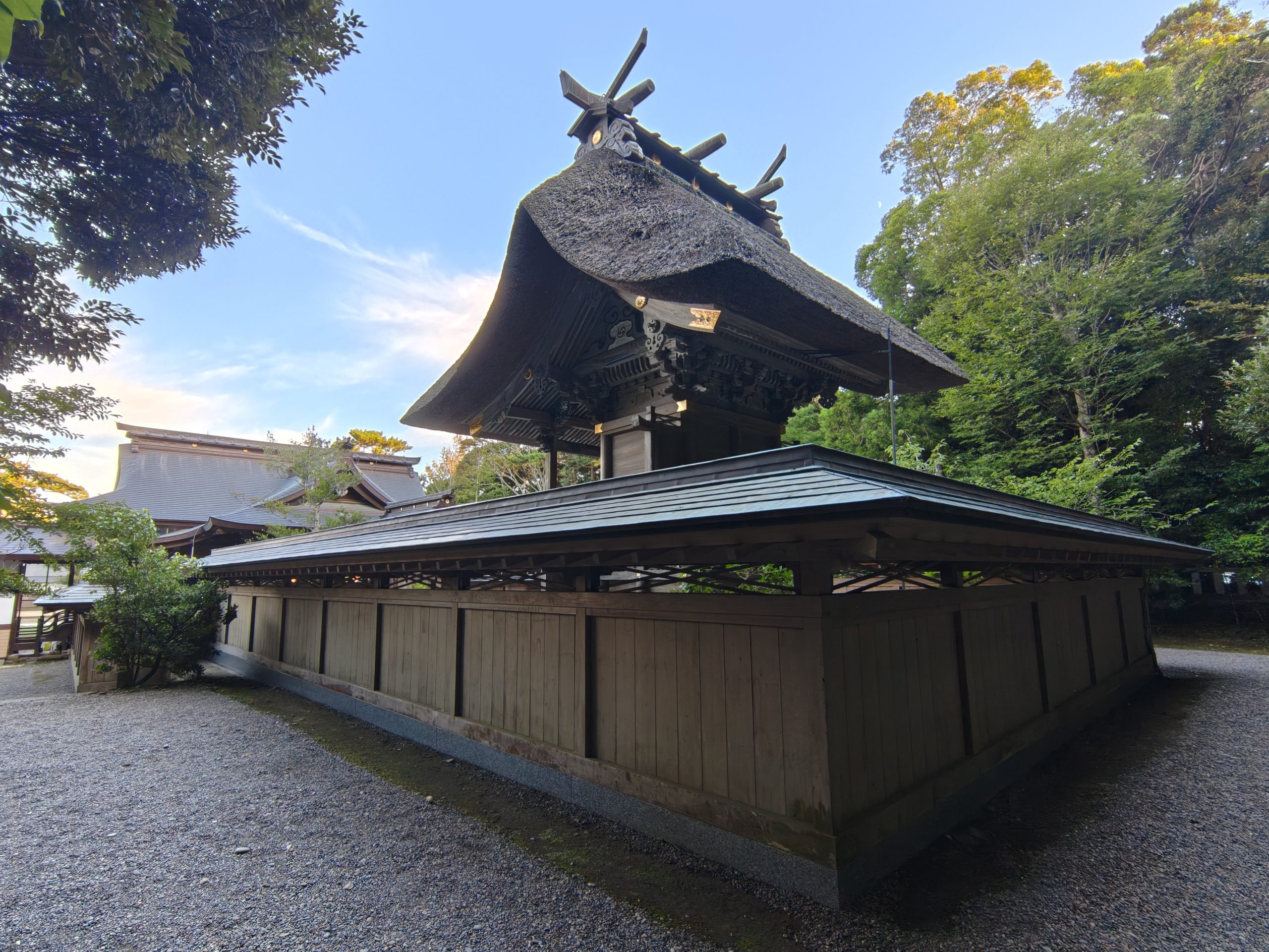 大洗磯前神社の本殿と拝殿