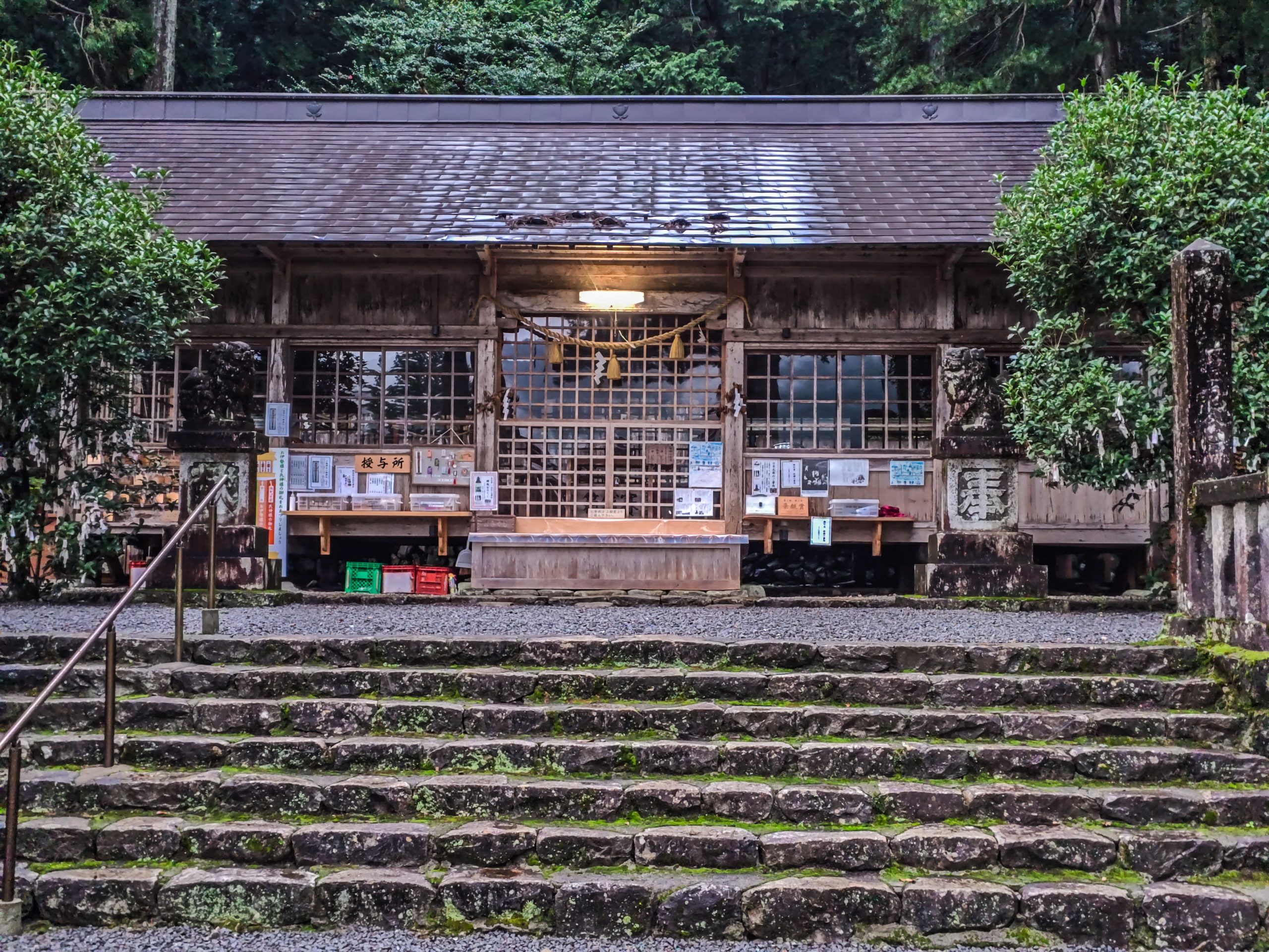 岐阜戸隠神社の拝殿