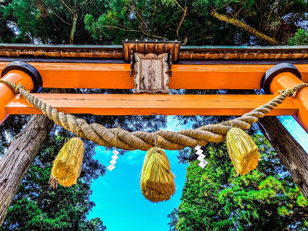 令和４年撮影時の岐阜戸隠神社の鳥居と扁額