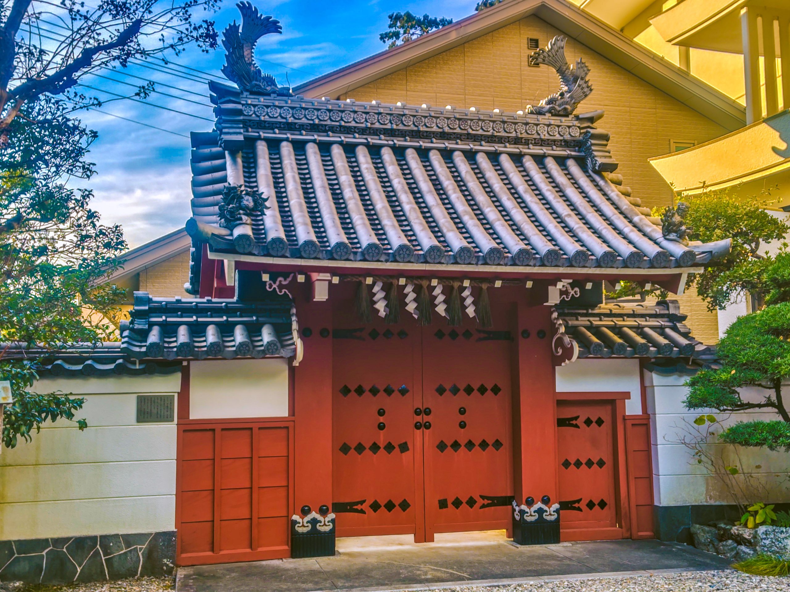 猿田彦神社の赤門