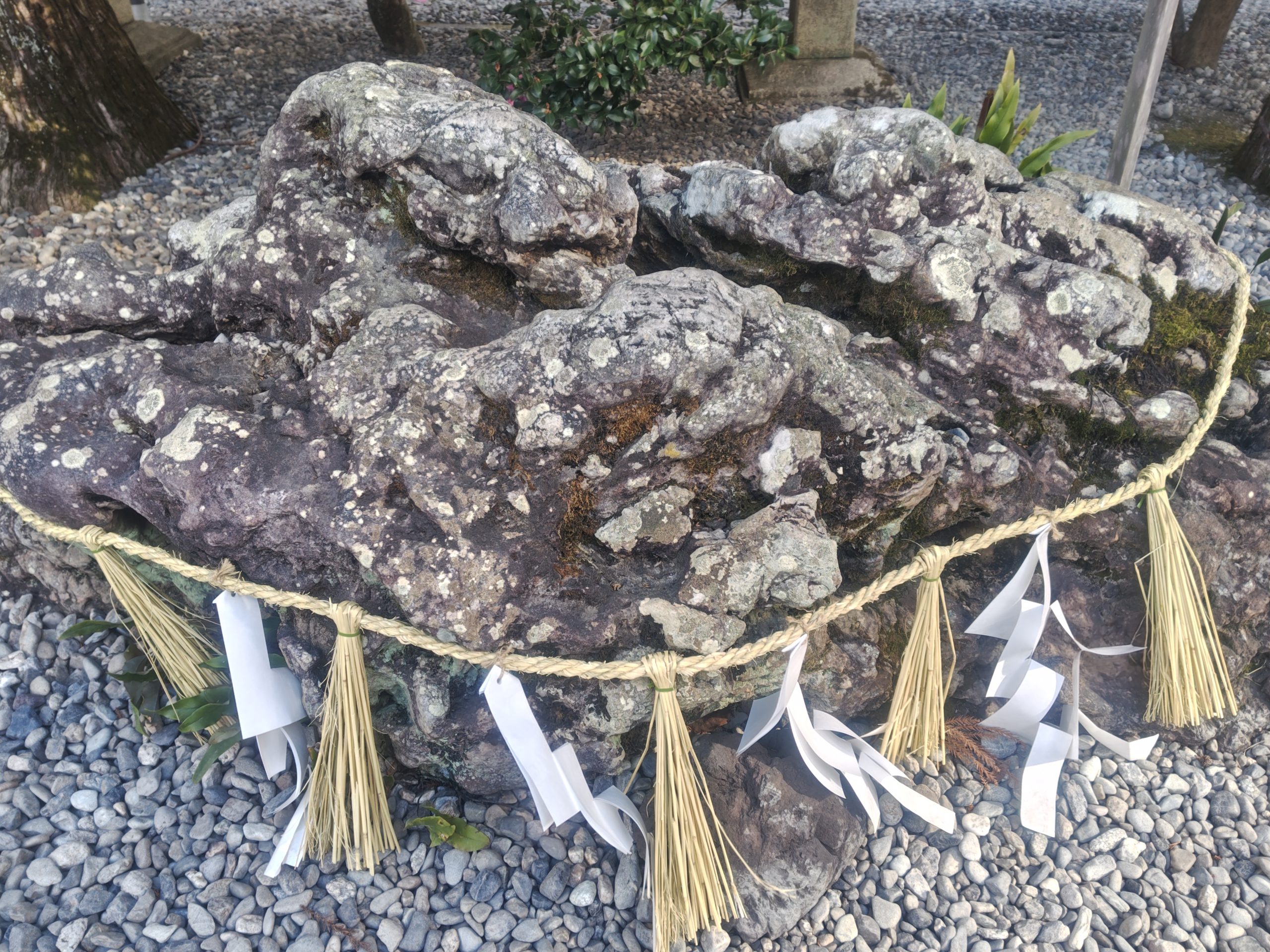 猿田彦神社のたから石