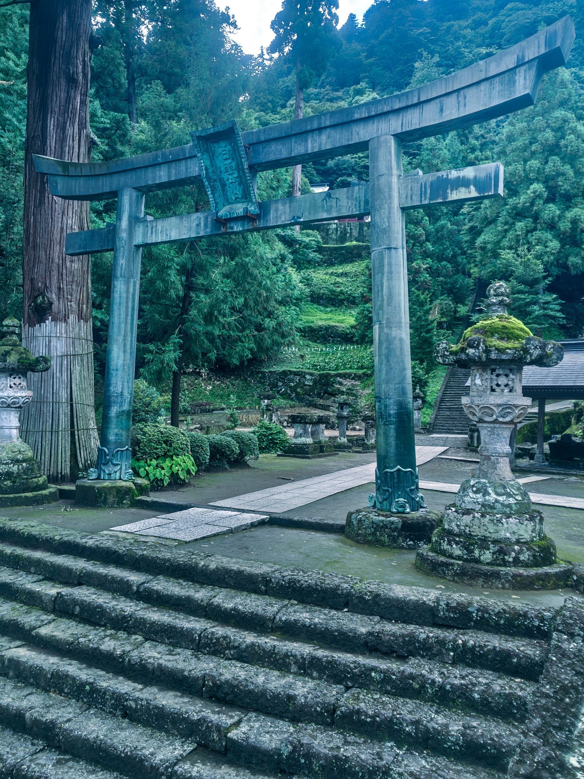 妙義神社の銅鳥居