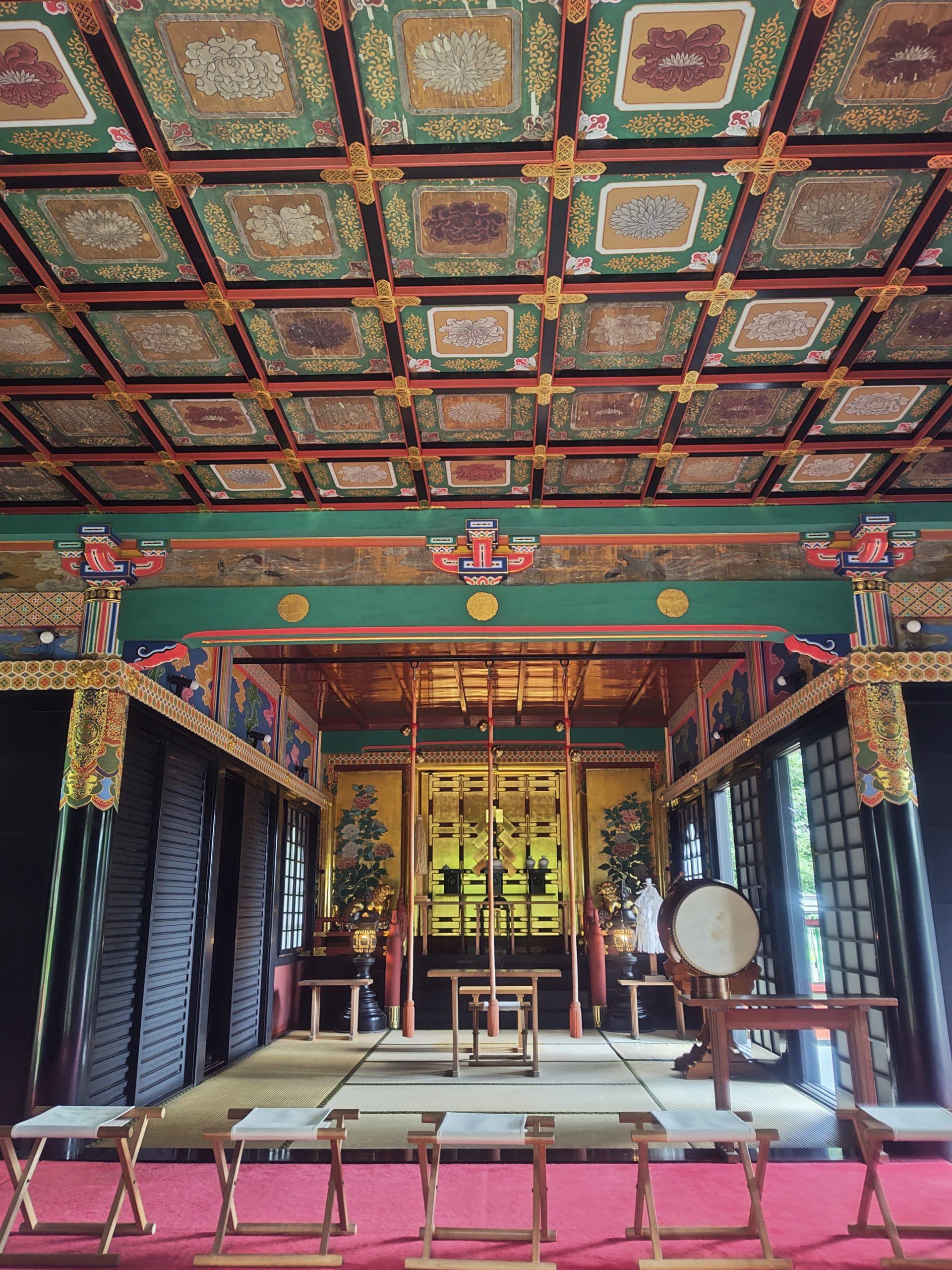 妙義神社の波己曽社内部