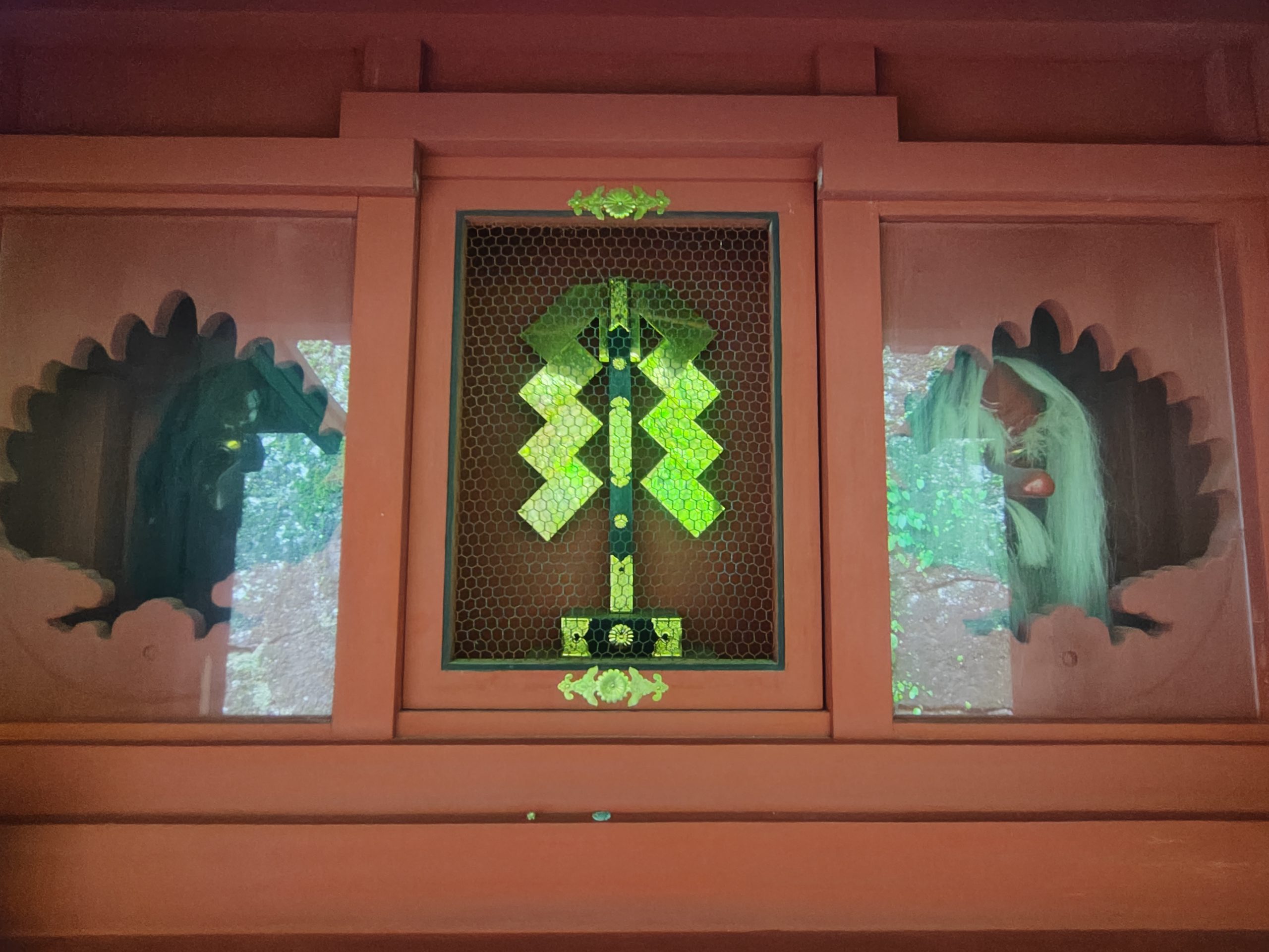 妙義神社本社裏の天狗社